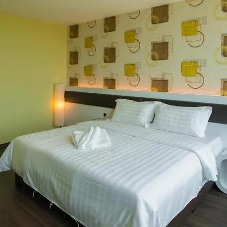 Riverfront Boutique Hotel Malacca Exterior photo