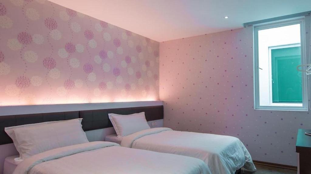 Riverfront Boutique Hotel 3*