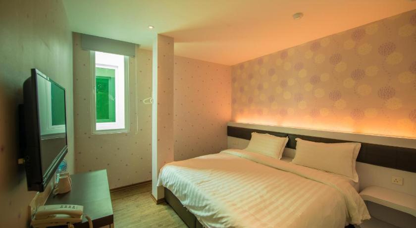 Riverfront Boutique Hotel 3*
