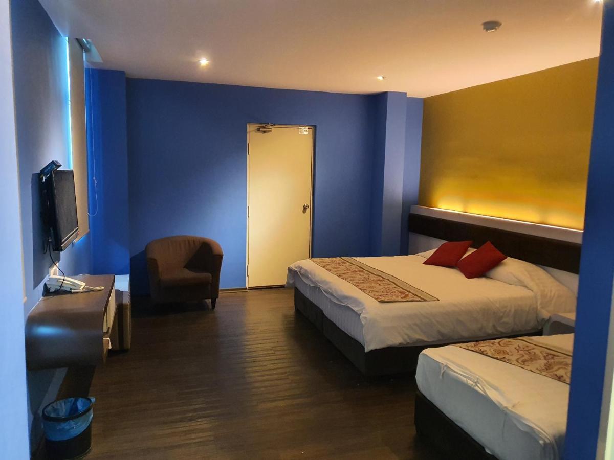 Riverfront Boutique Hotel 3*