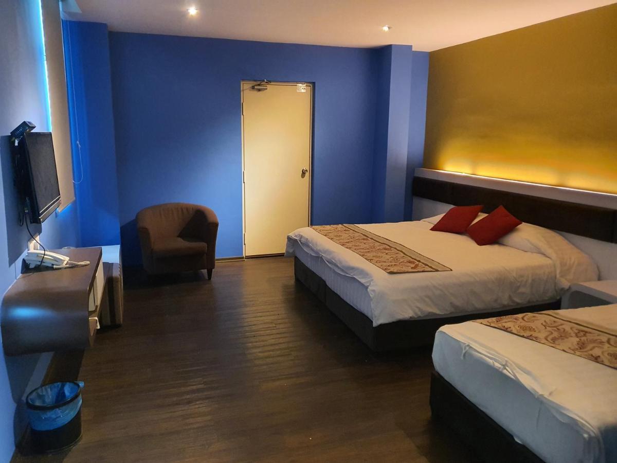 Riverfront Boutique Hotel 3*