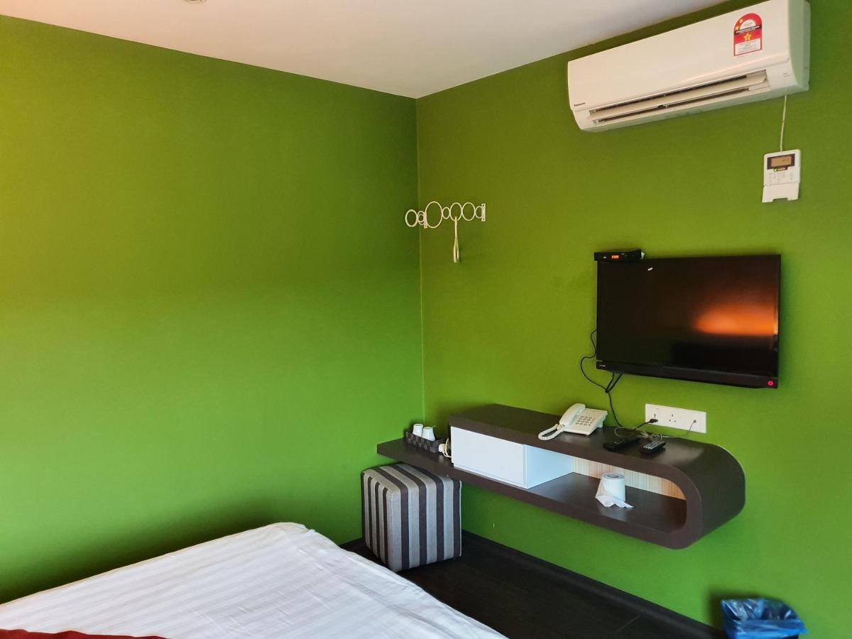 Riverfront Boutique Hotel