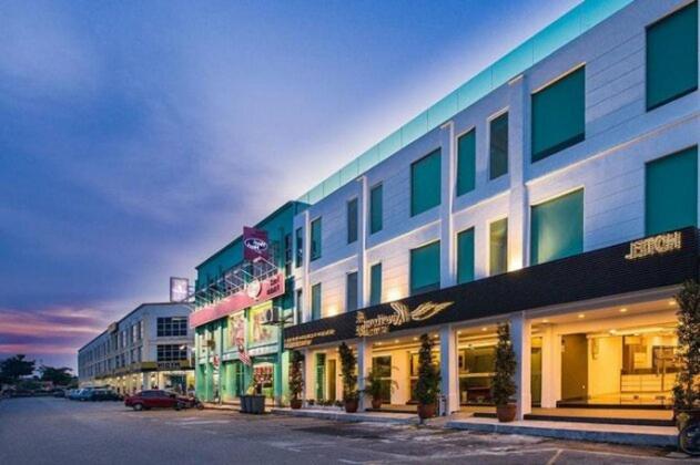 Riverfront Boutique Hotel 3*