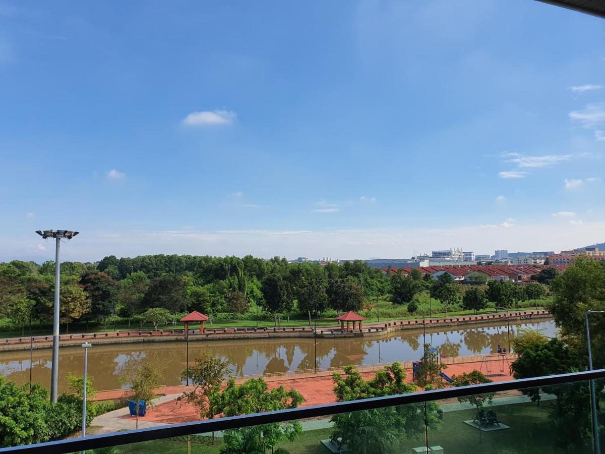 Riverfront Boutique